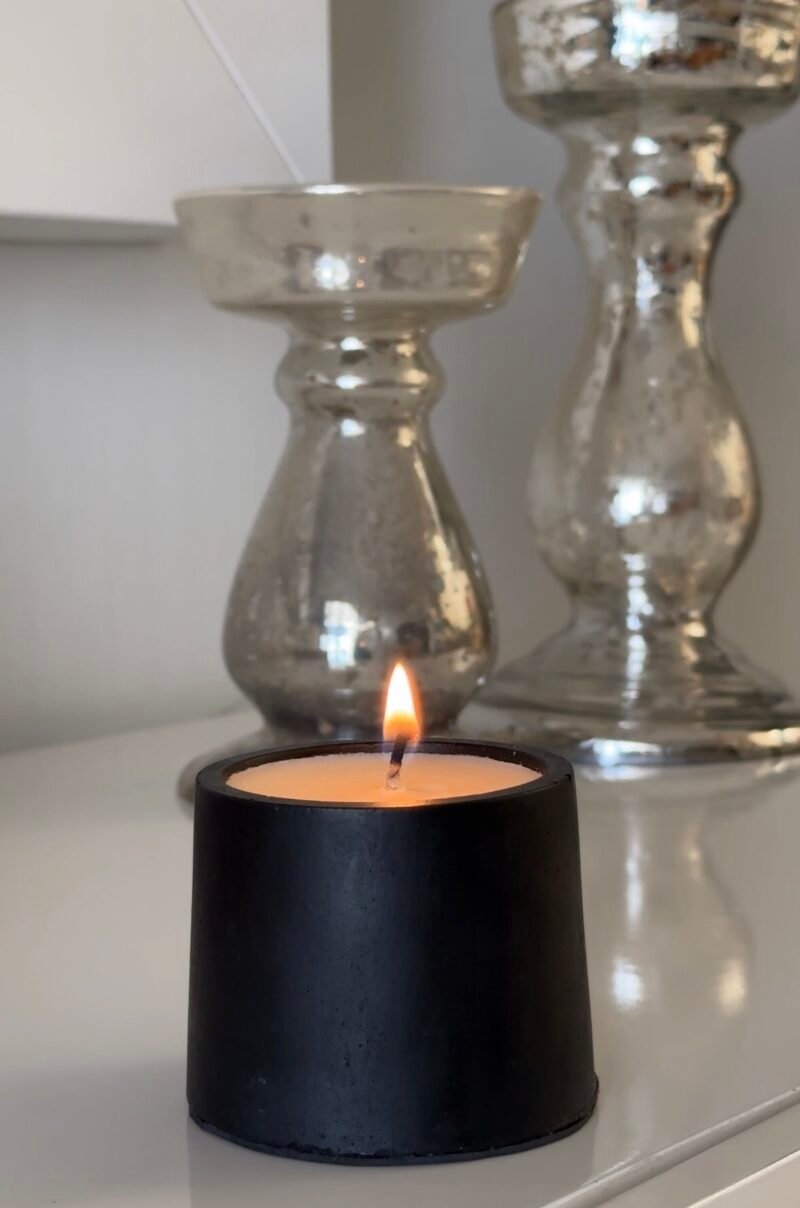 Armonizatuhogar.com - Vela Elegante De Concreto 'Koncret': Aromas Únicos En Diseño Sofisticado - Armoniza Tu Hogar