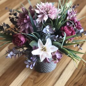 Arreglo Floral Elegante 'Sueños de Ensueño': Añade Elegancia Atemporal a tu Hogar