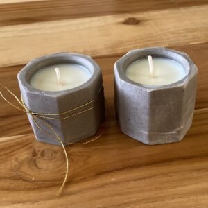 Souvenir fabricado en yeso con cera de soya aromática, este souvenir encantara a todos tus invitados