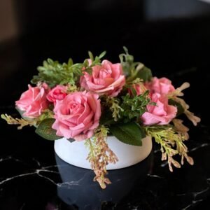 Arreglo Floral Pinky: Elegancia y Color en Cada Pétalo