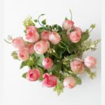 Arreglo Floral de Tulipanes Rosas y Blancos: Elegancia Chic para tu Espacio - Image 4